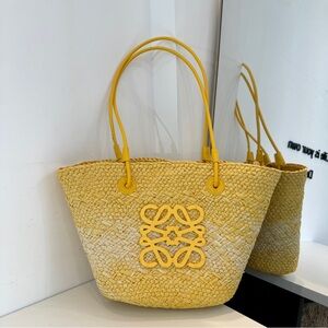 LOEWE 50x25x28cm straw bag